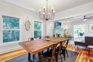 Dining - Beautiful Newly Renovated Home Close to Downtown & Beach (Lake Worth)