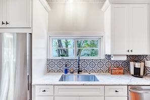 Fridge, microwave, oven, stovetop - Beautiful Newly Renovated Home Close to Downtown & Beach (Lake Worth)