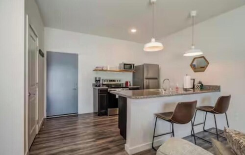 Top Floor Apartment Downtown