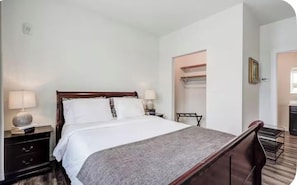 1 chambre, coffres-forts dans les chambres, fer et planche à repasser