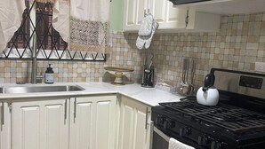 Unclassified image, 3 of 10, button - ROSEGARDEN Apartments. Luxurious vacation rental in Georgetown (Georgetown)