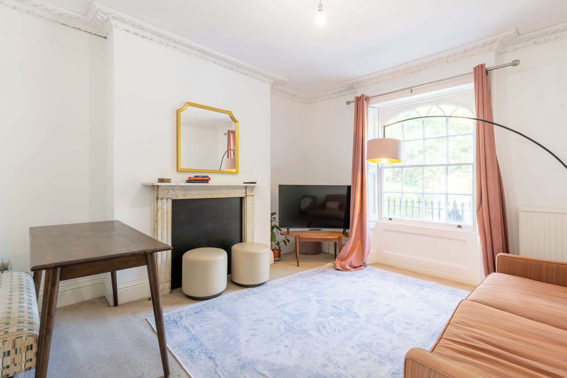 1 chambre, fer et planche à repasser, literie fournie