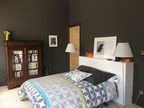 5 bedrooms, iron/ironing board, travel cot, free WiFi