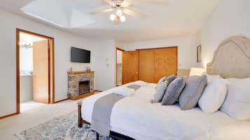 5 bedrooms, iron/ironing board, travel crib, free WiFi