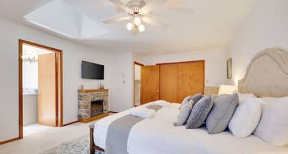 Pocono Chalet- walking distance to Lake Wallenpaupack- 3 Full baths