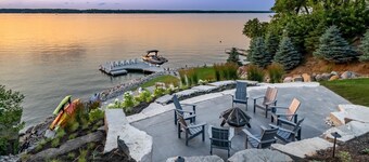 4 bed 5 bath Executive Home on Lake Simcoe with inground Pool!