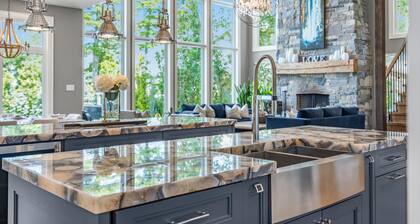 4 bed 5 bath Executive Home on Lake Simcoe with inground Pool!