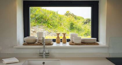 Bridgend Cottage · Cliff-top Cottage on Coast Path w/Panoramic Views