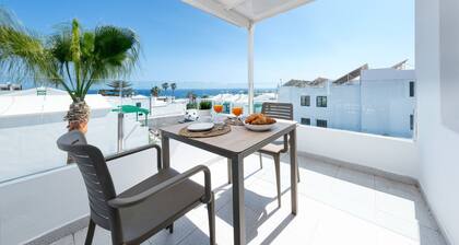 Oceanfront Oasis - 2 chambres, terrasse, vue sur Fuerteventura