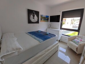 1 bedroom, iron/ironing board, travel cot, free WiFi