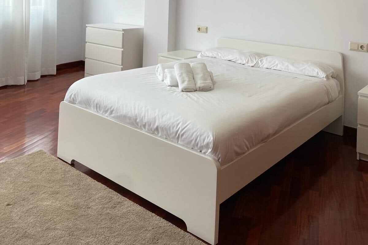 Premium bedding, down comforters, WiFi (free), individually decorated