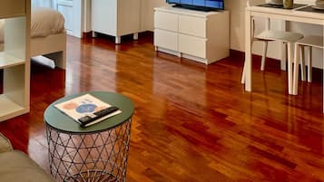 Standard Studio | Living area