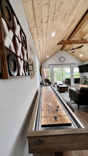 Games room - SHORT WALK TO WATER & NESTLED IN THE TREES THIS BEAUTIFUL CABIN HAS LAKE VIEWS (Cookson)