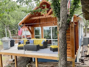 Terrace/patio - SHORT WALK TO WATER & NESTLED IN THE TREES THIS BEAUTIFUL CABIN HAS LAKE VIEWS (Cookson)