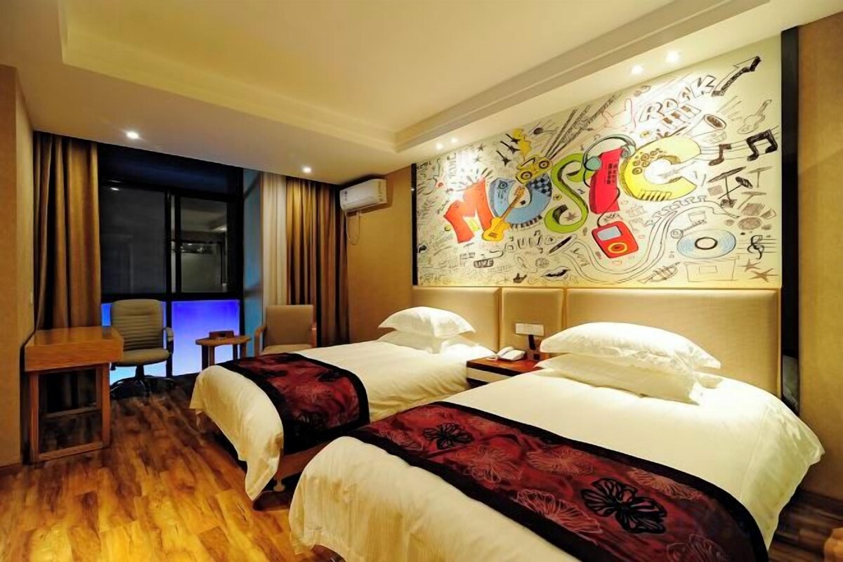 Business Standard Room