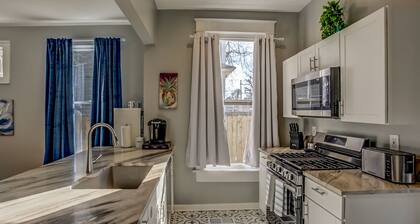 Memphis Home of the Blues 5 Star,1mi. to downtown, midtown. Gated, FREE parking