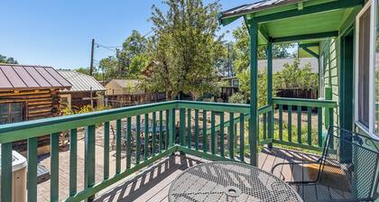 House of Mint - Down Town FLG w/ Hot Tub! Sleeps 12