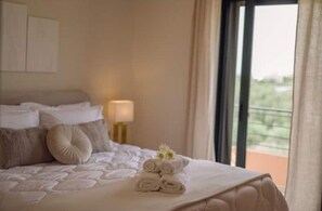 2 bedrooms, WiFi, bed sheets - Helen Sweet Home. (Kounoupidiana)