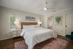 9 bedrooms, free WiFi, bed sheets - The Mangos Beach House - Sleeps 26 (Bradenton)