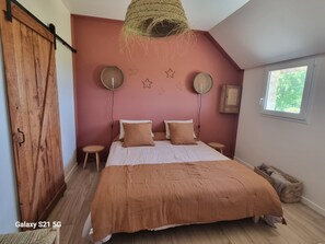 2 dormitorios, tabla de planchar con plancha, wifi y ropa de cama