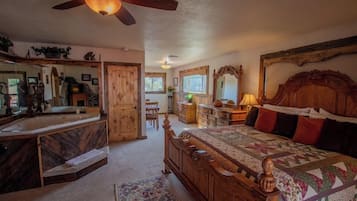 Romantic Suite, Non Smoking, Mountain View | Private spa tub