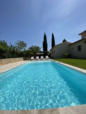 Alberca al aire libre 