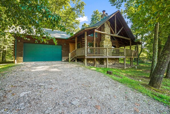 Exterior - Cabin Fever | Hocking, Hot Tub, Pets, Firepit (Logan)