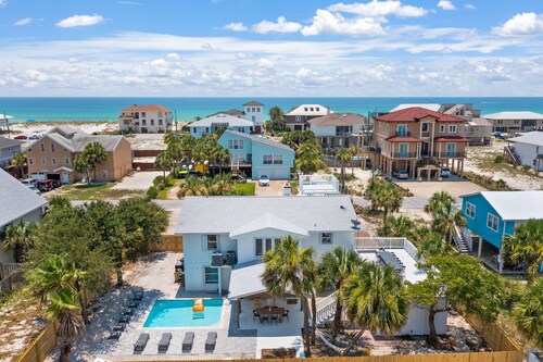 600 feet to the Gulf | Private+Heated Pool | Games+Gear | 6 Person Bicycle