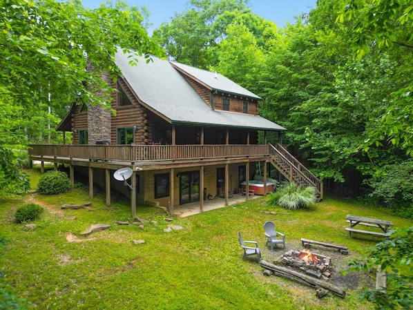 Property grounds - Sieri Glen Cabin | Hocking Hills, Sleeps 14 (Logan)