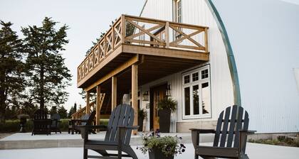 O'Halloran House-Feathered Acres Learning Farm & Inn