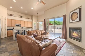 TV, fireplace