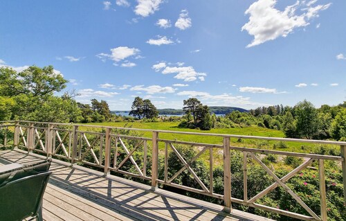 2 bedroom awesome home in Brastad