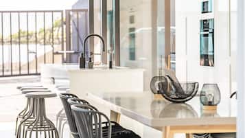 Réfrigérateur, micro-ondes, four, lave-vaisselle