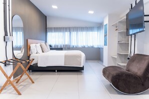 Deluxe Suite | Premium bedding, minibar, in-room safe, individually decorated - HOTEL BAMBU MILLA DE ORO (Medellín)