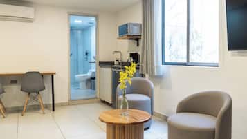 Ropa de cama de alta calidad y minibar