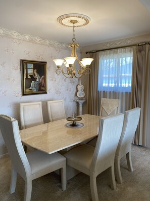 Dining - The Retro Bungalow in Dayton  (Dayton)