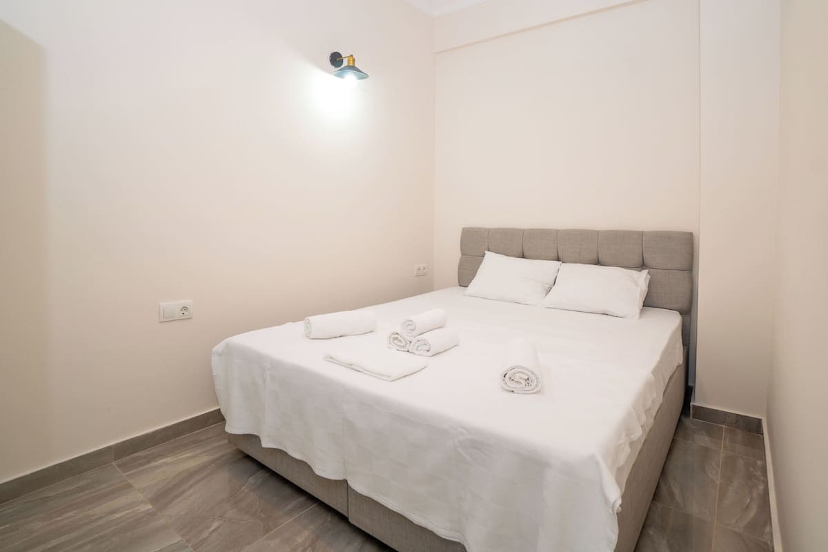 105-ARDIÇ | Premium bedding, desk, laptop workspace, blackout drapes