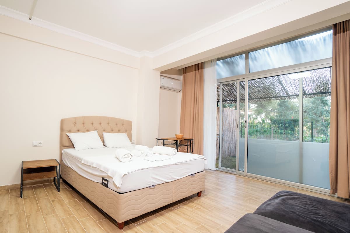 B-3 BEYLIKBAGI | Living area | 39-inch LCD TV with satellite channels, TV