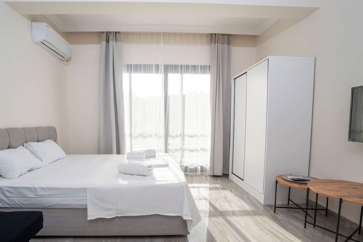107-BOYABAG | Premium bedding, desk, laptop workspace, blackout drapes