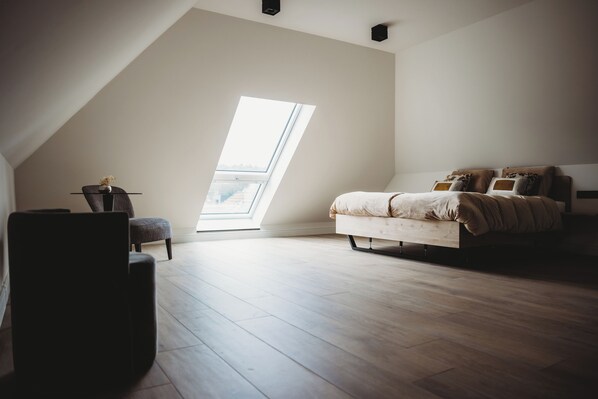 Superior Quadruple Room | Private kitchen | High chair - Eikenhoef Luxury Boutique Hotel  (Lommel)