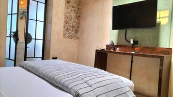 1 bedroom, travel crib, WiFi, bed sheets