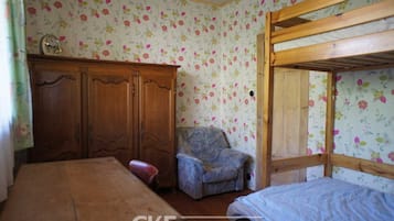 2 Schlafzimmer, Schreibtisch