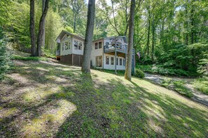 Exterior - Hot Tub & Fire Pit! Smoky Mountain Gem in Franklin (Franklin)