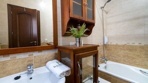 Badekar og hårføner