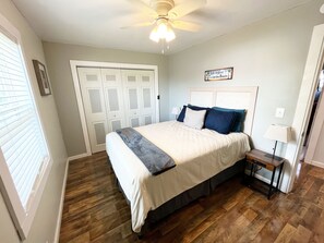 4 camere, una scrivania, ferro/asse da stiro, Wi-Fi gratuito