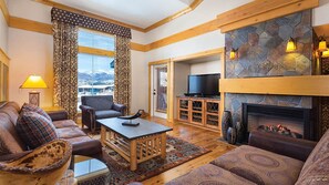 TV, peis, videospill og DVD-spiller