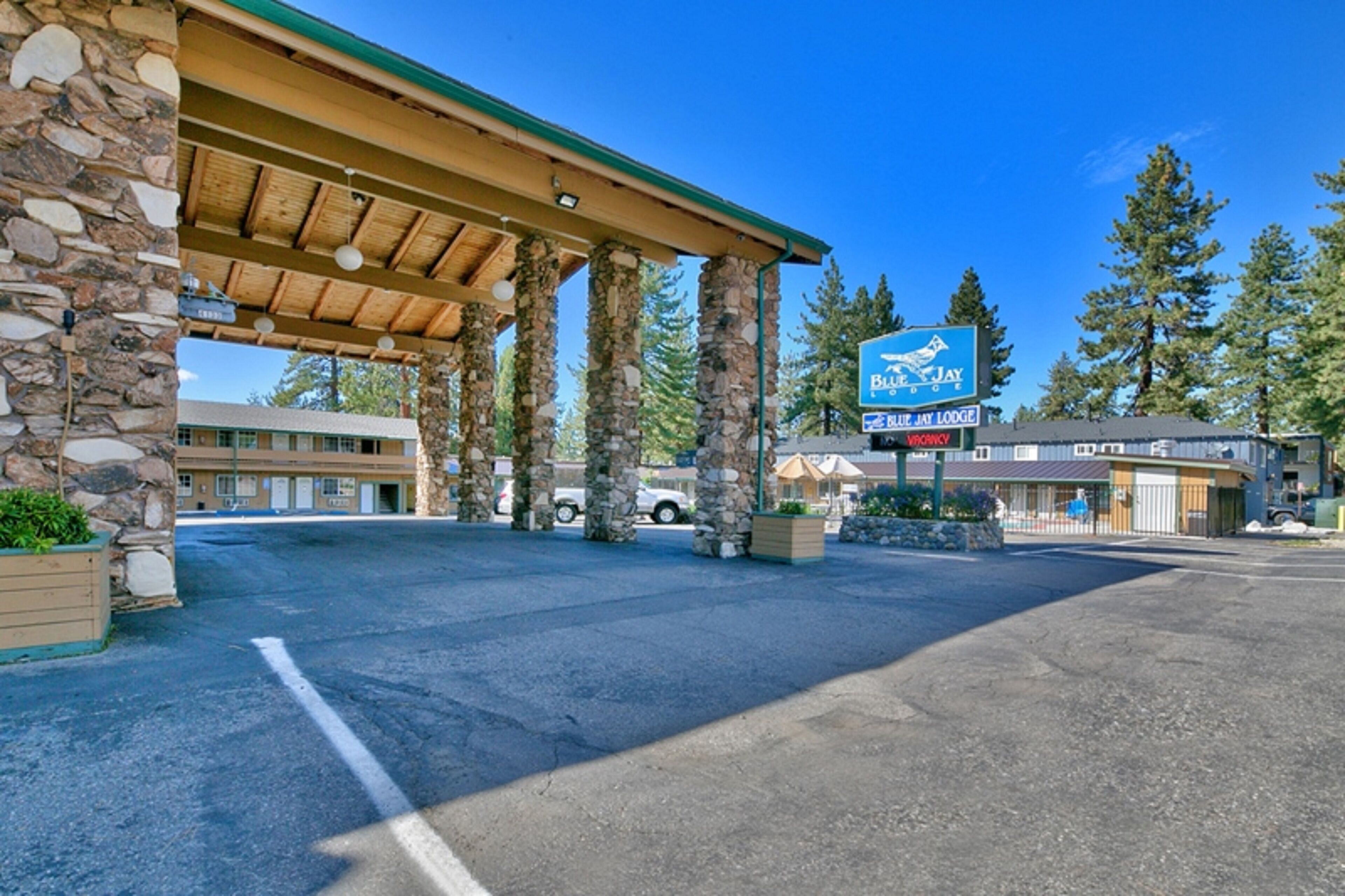 Photo - Blue Jay Lodge