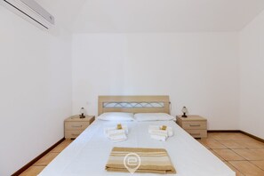 2 bedrooms, iron/ironing board, travel cot, bed sheets