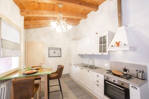 Uklassifisert bilde, 3 av 27, knapp