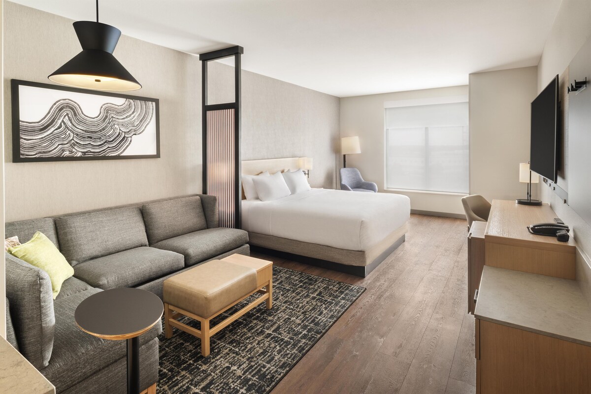 In-room safe, desk, laptop workspace, blackout drapes